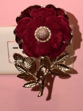 Velvet Burgundy Flower wallflower plug-in